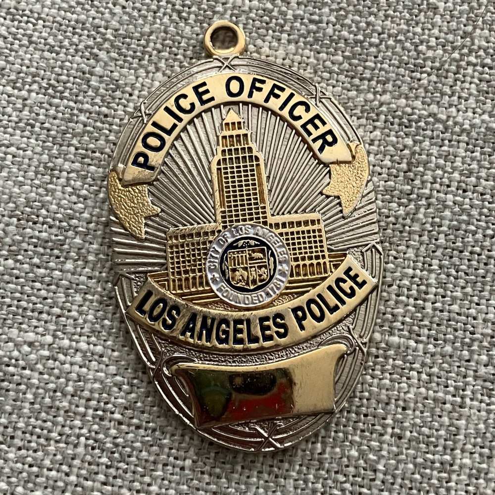 🎉 FREE w/ purchase - kid’s toy Los Angeles Police Officer Badge Pendant